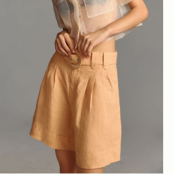 FARM Rio Pants - Farm Rio Beige Tailored Shorts Size M NWT